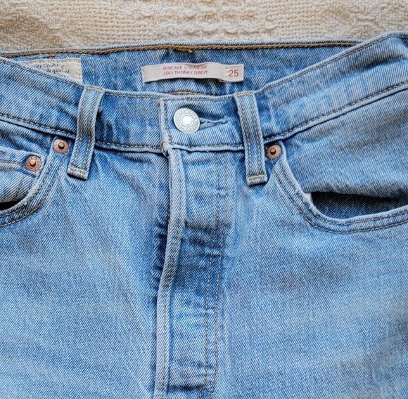 Levi's High Waisted Ribcage Straight Leg Casual Distressed Denim Jean - Picture 9 of 10